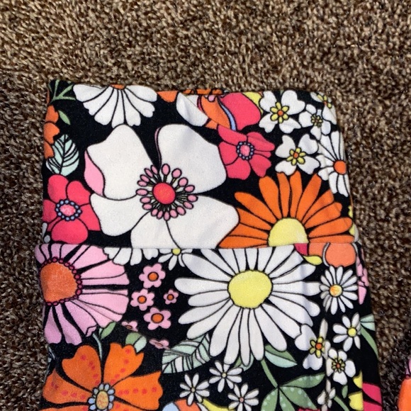 Flared Leggings W/ Colorful Flower Design - Picture 2 of 3